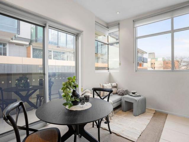 Convenient CBD Living Compact One Bedroom Apartment