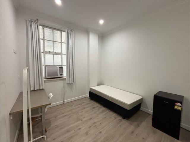 Convenient CBD Living in Cozy Fully Furnished Suite