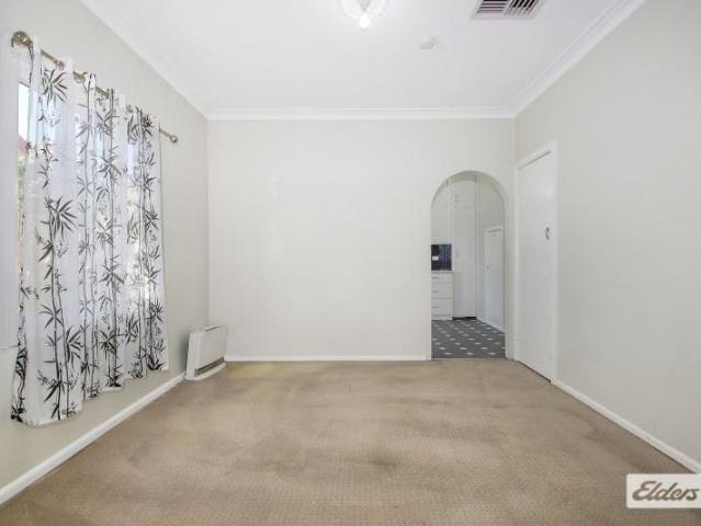 Convenient Central Albury Living