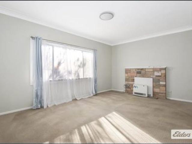 Convenient Central Albury Living