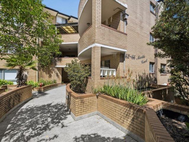 Convenient & Central: Perfectly Located 2 Bedroom Unit