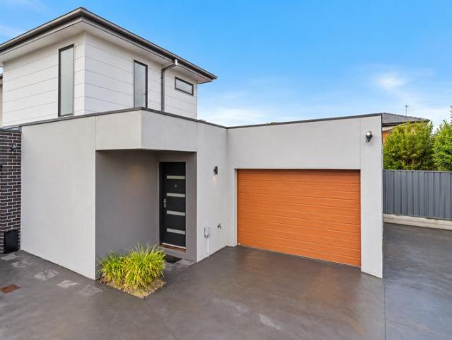 Convenient Clayton South Living