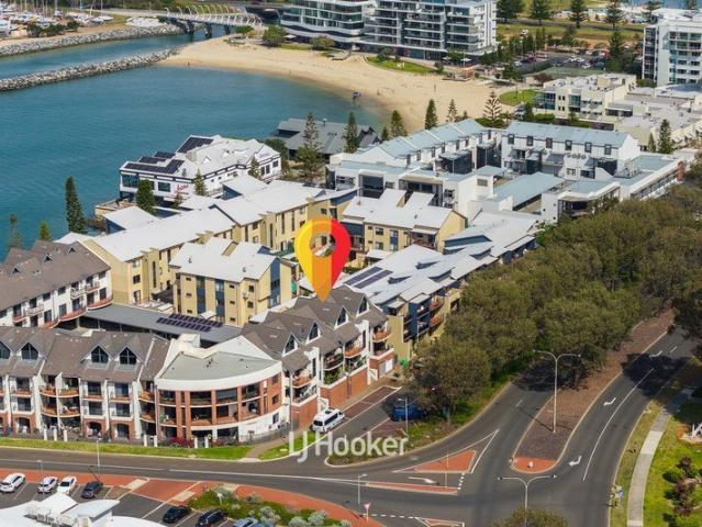 Convenient Coastal Apartment Living!