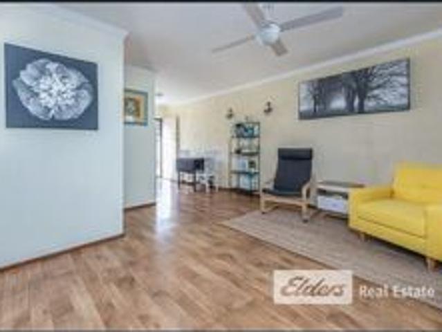 Convenient Coastal Living!