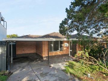 Convenient Coastal Lifestyle Opportunity