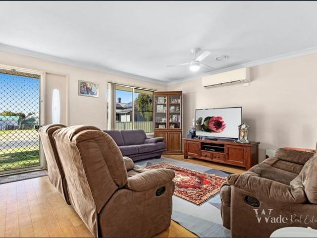 Convenient, Comfortable, and Just Minutes from Town – A Perfect Warwick Gem