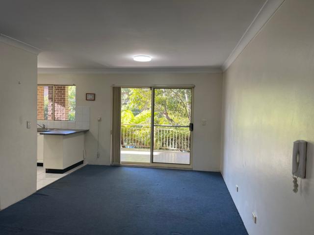 Convenient & Comfortable Living in the Heart of Beverly Hills