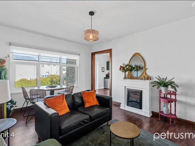 Convenient & Comfortable Living in the Heart of New Town