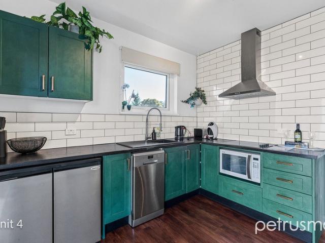 Convenient & Comfortable Living in the Heart of New Town