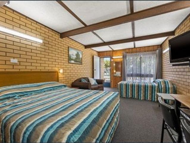 Convenient & Confortable Motel Style Living