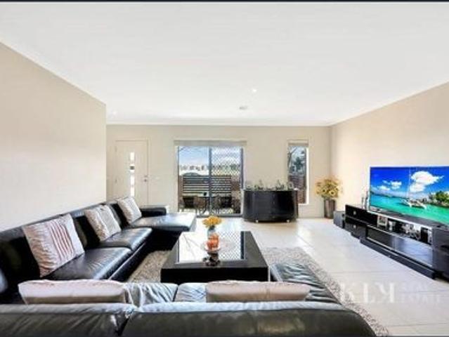 Convenient Craigieburn Living