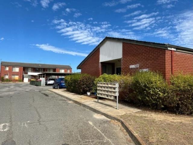 Convenient Dianella Location