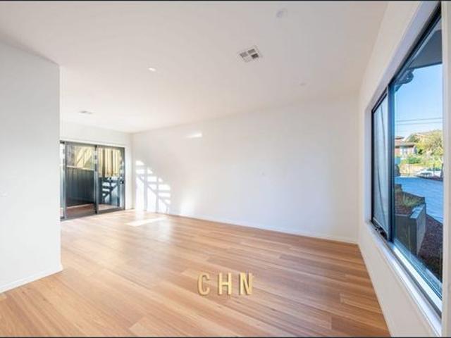 Convenient Doncaster Living – Spacious and Low Maintenance Unit in Prime Location