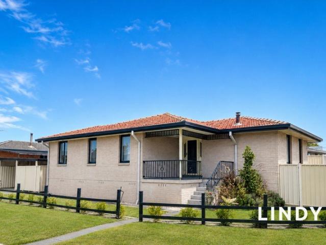 CONVENIENT DOWNTOWN LIVING WITH INVESTMENT APPEAL