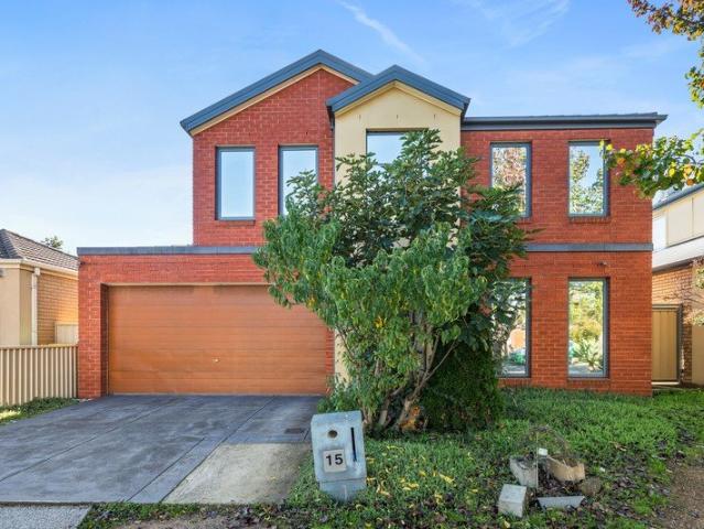 CONVENIENT DOUBLE STOREY HOME IN CAROLINE SPRINGS!