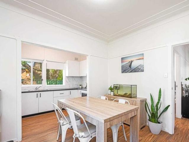 Convenient family home close to shops, schools and transport