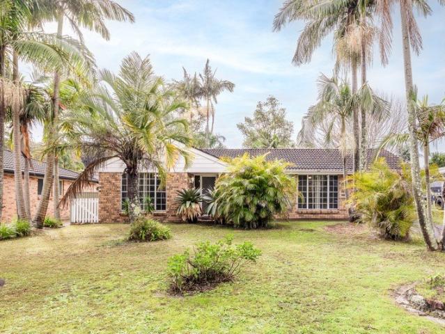 CONVENIENT FAMILY HOME IN A GREAT LOCATION 6 MONTH LEASE