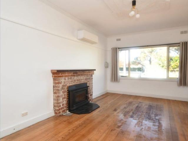 Convenient Family Home with Versatile Bungalow