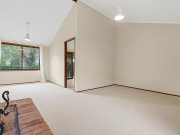 Convenient Family Living in a Peaceful Waterside Pocket