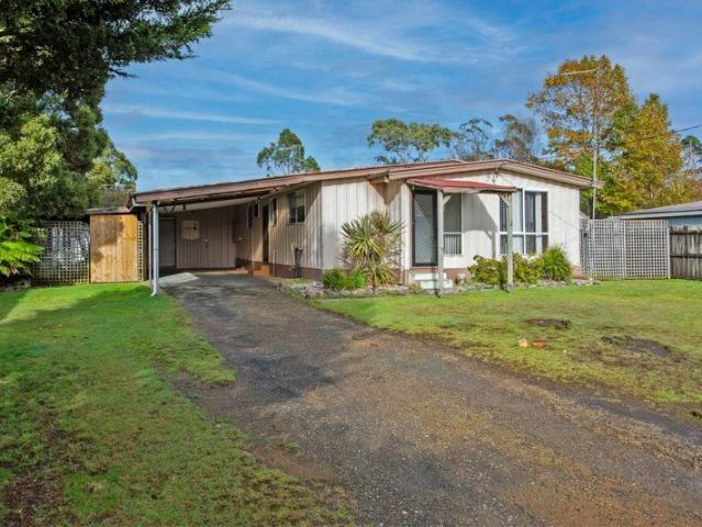 Convenient Family Living in the Heart of Zeehan