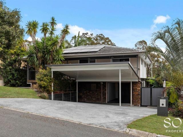 Convenient Family Living with Versatility