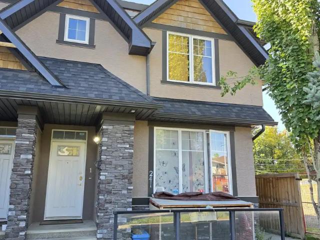 Convenient fourplex for rent