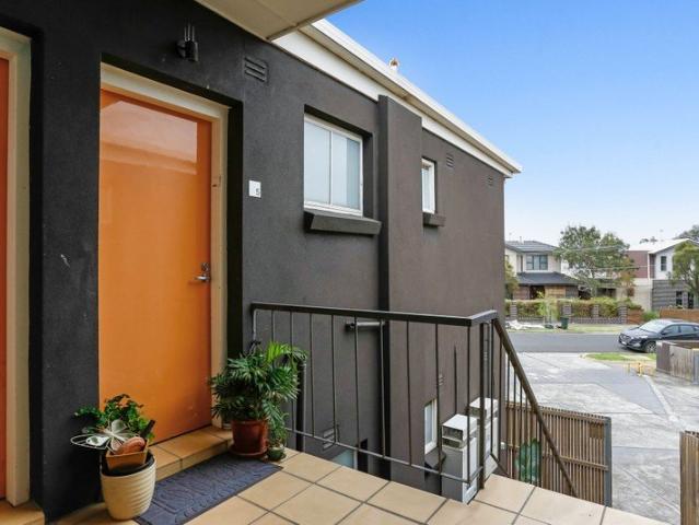 Convenient Glenroy Living