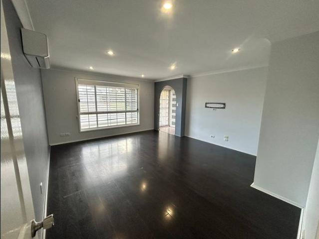 Convenient Home in Hunterview Location