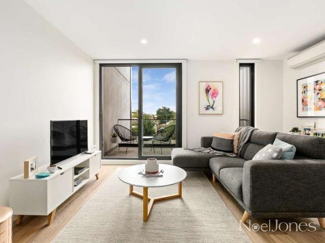 Convenient Kew Lifestyle Fully Furnished & Ready to Move In