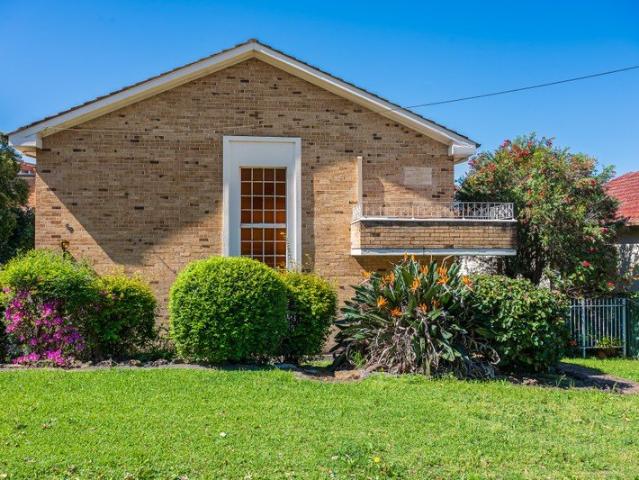 Convenient Large Townhouse in Prime Hurstville Location