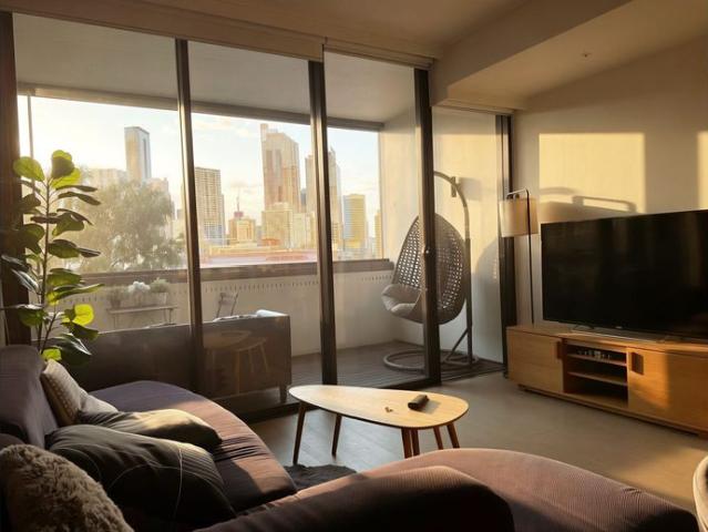 Convenient lifestyle living 2 bed/ 2bath For Lease 3 Months Considered