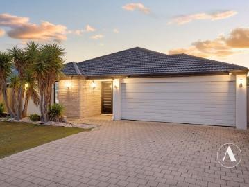 CONVENIENT LIVING! 480M2 + 4 BED + 2 BATH + THEATRE + STUDY