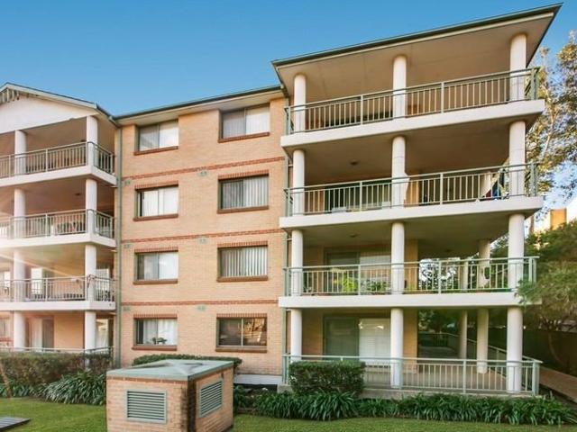 Convenient Living Two Bedroom Unit!