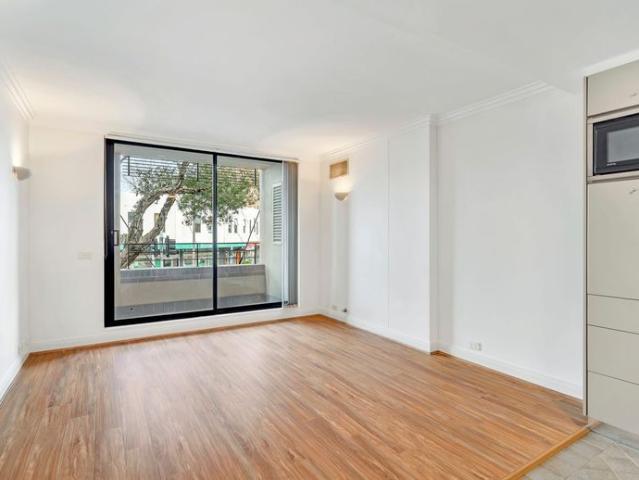 Convenient Living Close to Shops, Cafés and Transport One bedroom apartment