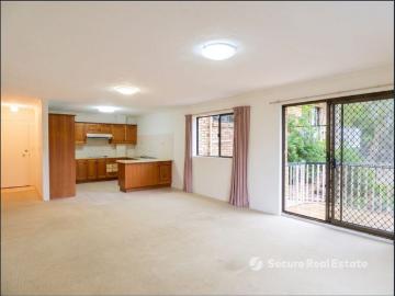 Convenient Living in Taringa's Heart