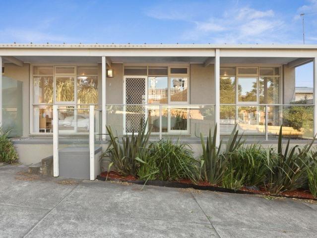 Convenient Living in the Frankston High School Zone