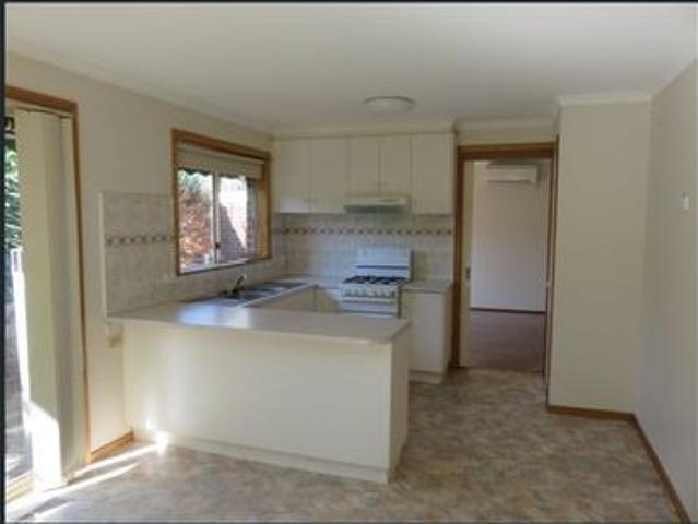 CONVENIENT LIVING IN THE HEART OF MOOROOLBARK!