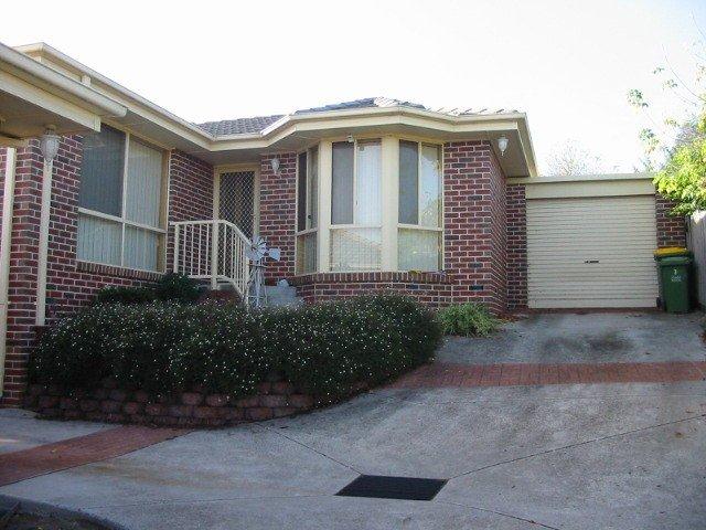 CONVENIENT LIVING IN THE HEART OF MOOROOLBARK!