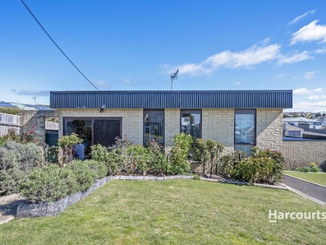 Convenient Living in the Heart of Upper Burnie