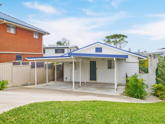 CONVENIENT LIVING IN A BRILLIANT LOCATION!