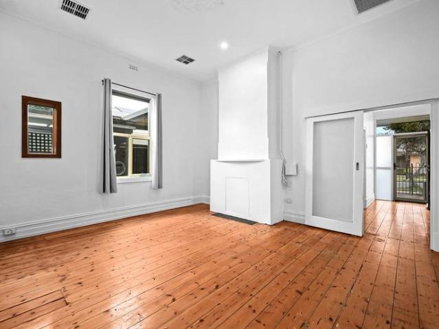 Convenient Living in Birkenhead