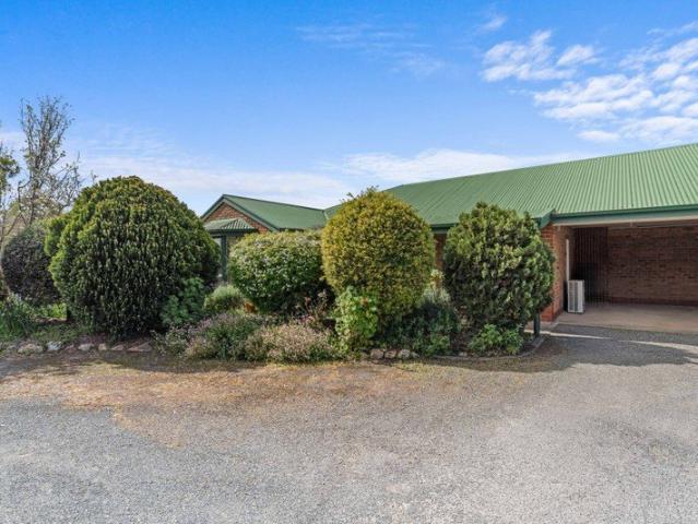 Convenient Living in Central Strathalbyn Location