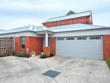 Convenient living in Newington