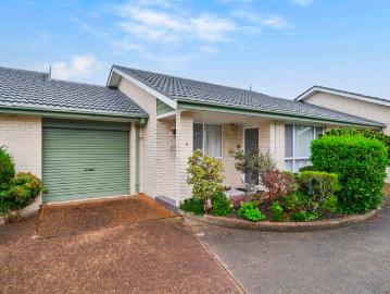 CONVENIENT LIVING JUST MOMENTS TO TOWN!