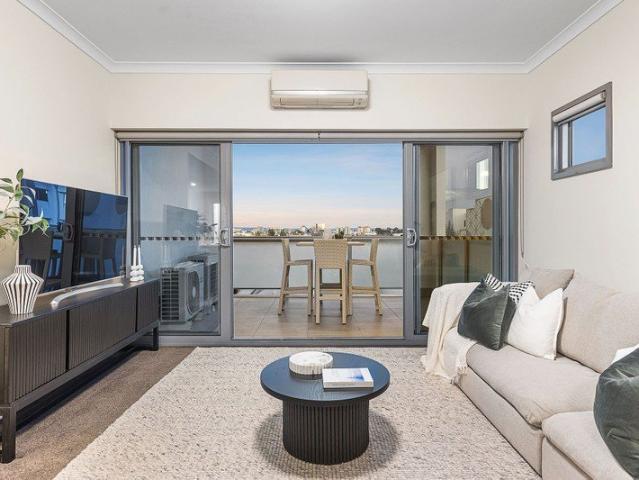 CONVENIENT LIVING ON BEAUFORT STREET 6 MONTH LEASE ONLY