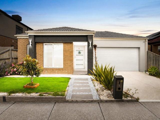 Convenient Living on Prime Location!