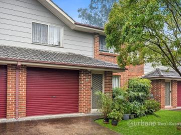 Convenient Living Spacious Townhouse Just Minutes to Station & Hospital !