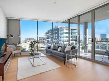 CONVENIENT LOCATED CORNER POSITION APARTMENT WITH 270º DISTRICT VIEWS