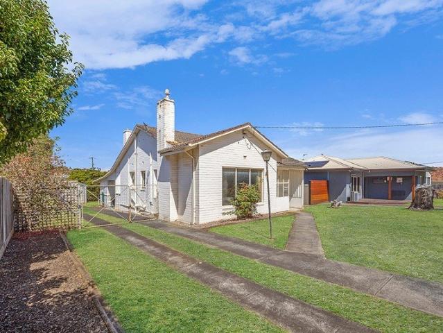 Convenient Location On Approx 700m2 Block