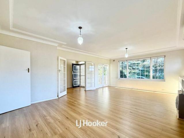 Convenient Location Close to Bus and Schools